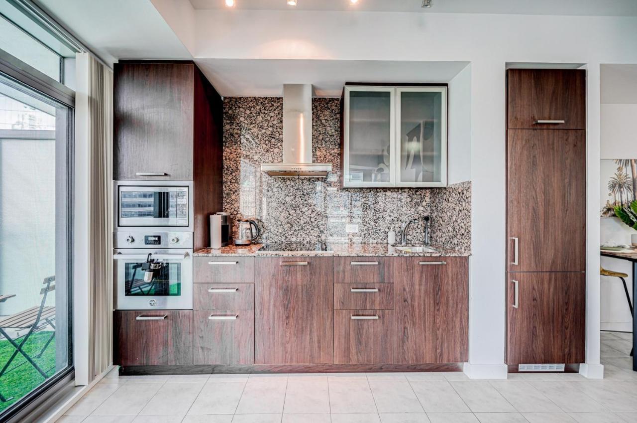 Signature Residence Торонто Екстериор снимка